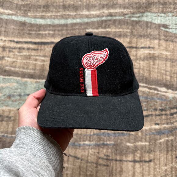 Vintage 90's Logo 7 Black Detroit Red Wings NHL Hockey Snapback Hat Cap Retro - Picture 1 of 5